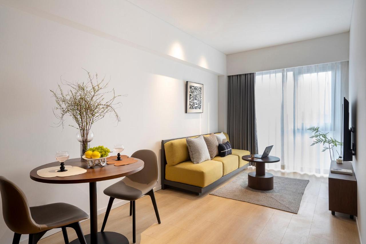 Base-Beijing Wangfujing Serviced Apartment- In Hutong &Bike Rental &Close To Forbidden City, Tian'Anmen Square &Subway Nearby &Free Coffee &Washing Machine,Kitchen &Restaurant Discount &English Speaking &High Speed Free Wifi Pequim Exterior foto