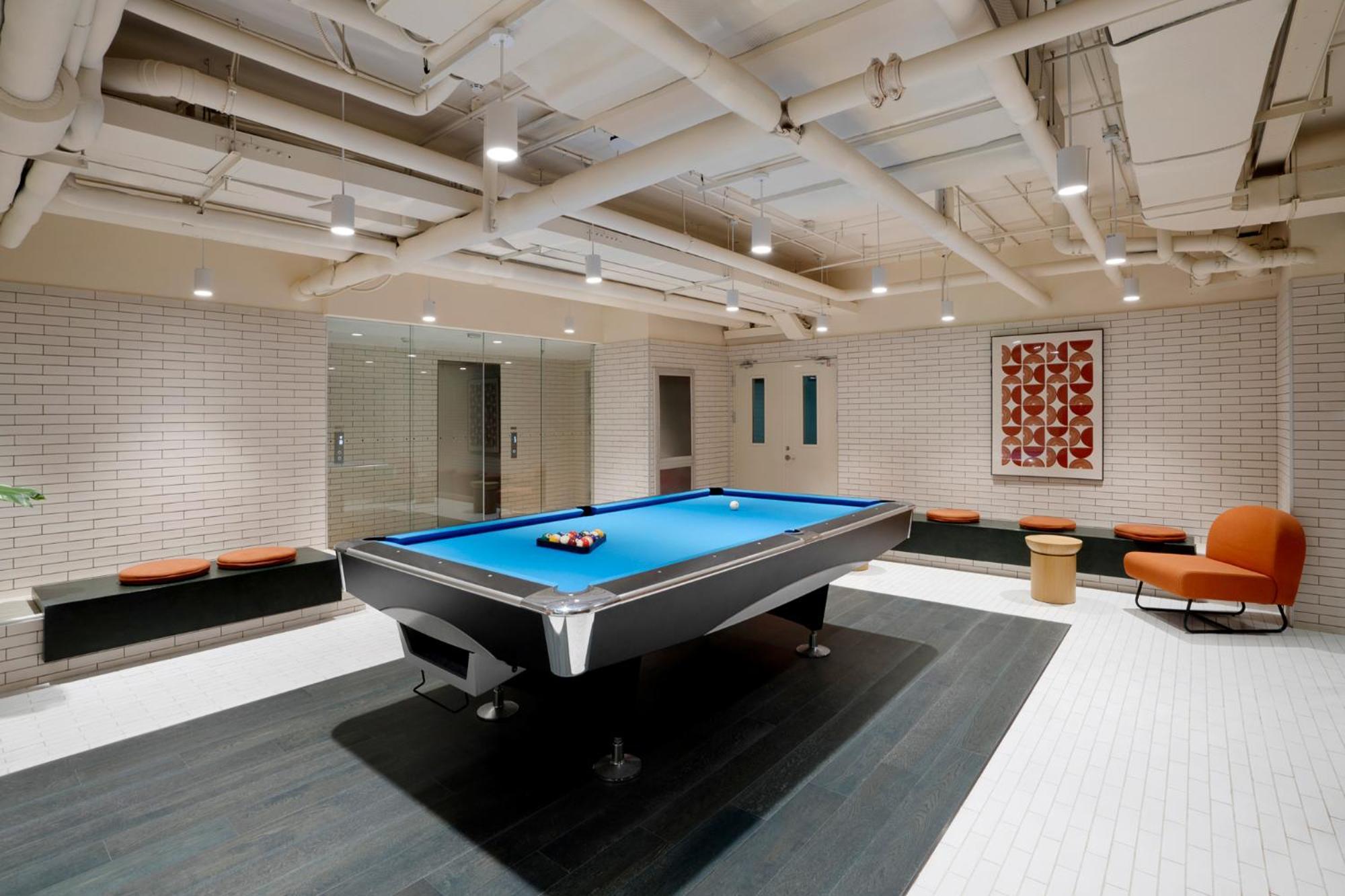Base-Beijing Wangfujing Serviced Apartment- In Hutong &Bike Rental &Close To Forbidden City, Tian'Anmen Square &Subway Nearby &Free Coffee &Washing Machine,Kitchen &Restaurant Discount &English Speaking &High Speed Free Wifi Pequim Exterior foto The Billiard Room