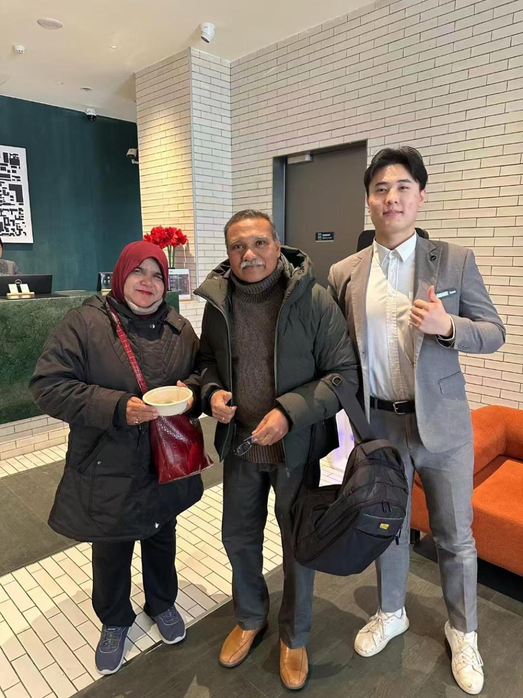 Base-Beijing Wangfujing Serviced Apartment- In Hutong &Bike Rental &Close To Forbidden City, Tian'Anmen Square &Subway Nearby &Free Coffee &Washing Machine,Kitchen &Restaurant Discount &English Speaking &High Speed Free Wifi Pequim Exterior foto Amina, Abdul and Kim