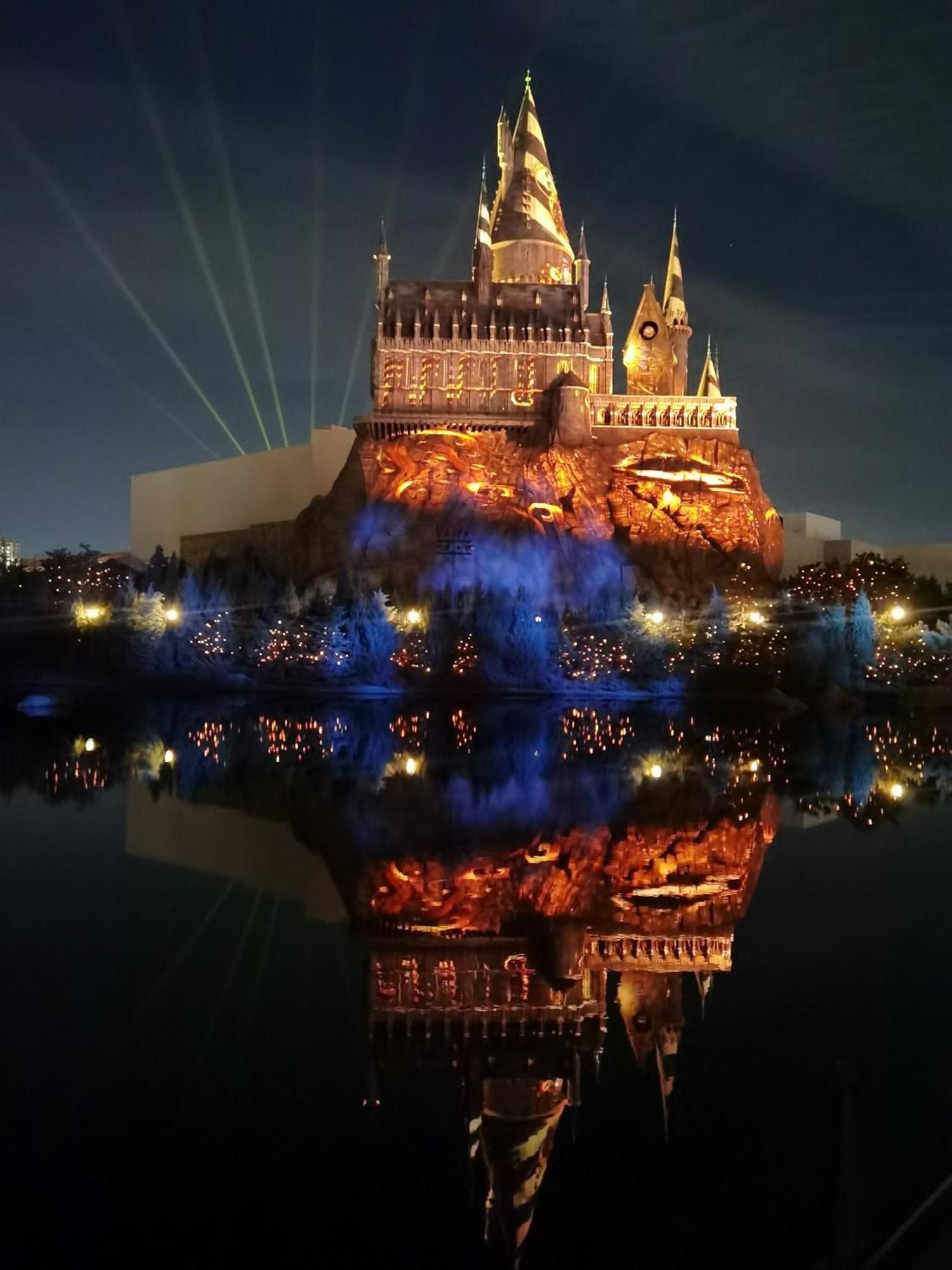 Base-Beijing Wangfujing Serviced Apartment- In Hutong &Bike Rental &Close To Forbidden City, Tian'Anmen Square &Subway Nearby &Free Coffee &Washing Machine,Kitchen &Restaurant Discount &English Speaking &High Speed Free Wifi Pequim Exterior foto The show at Disneyland